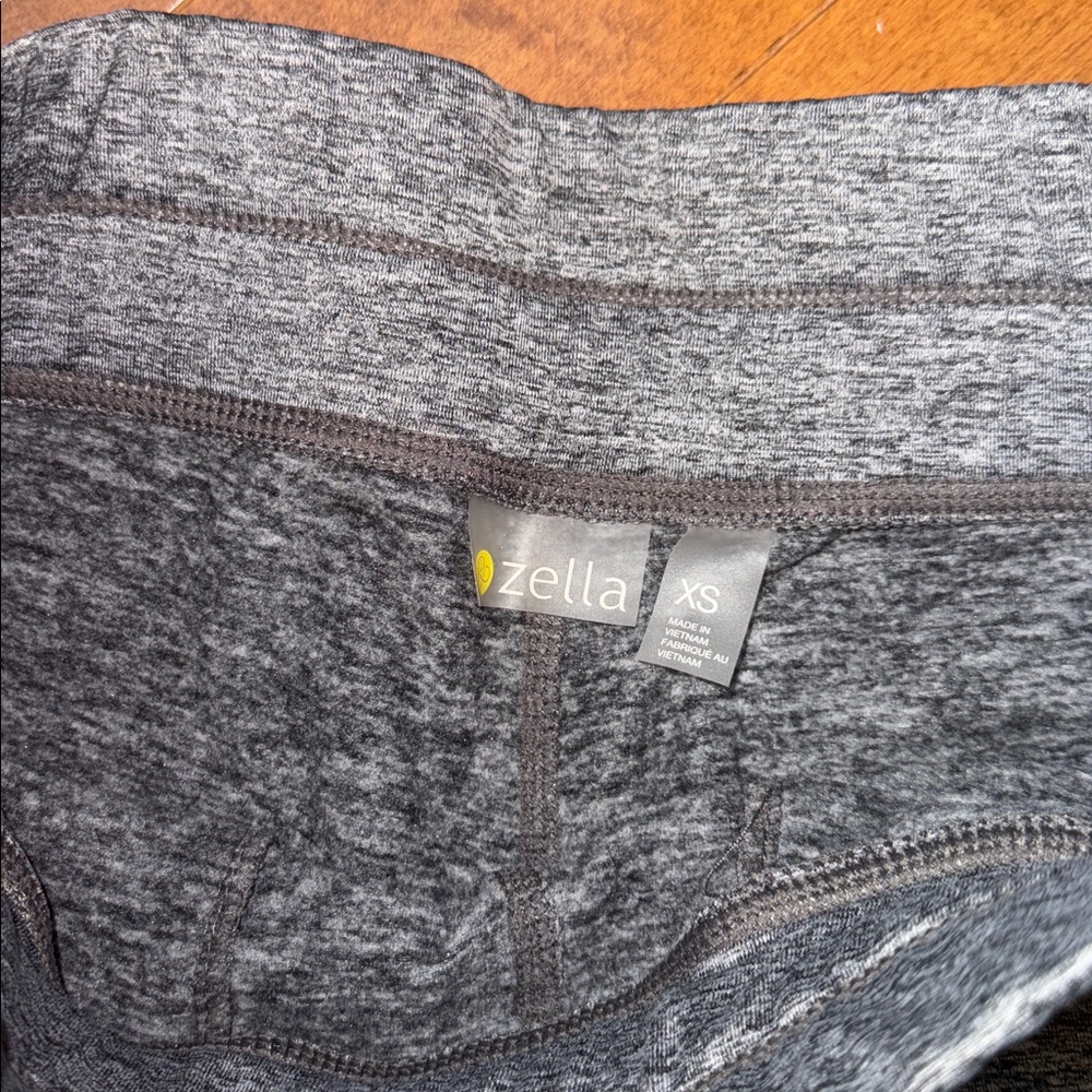 ❤️❤️Zella size XS grey leggings- accepting all offers!!!!!❤️❤️ - Picture 3 of 4